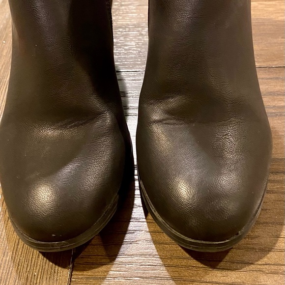 NIB Ankle Booties (6.5) - Picture 7 of 9